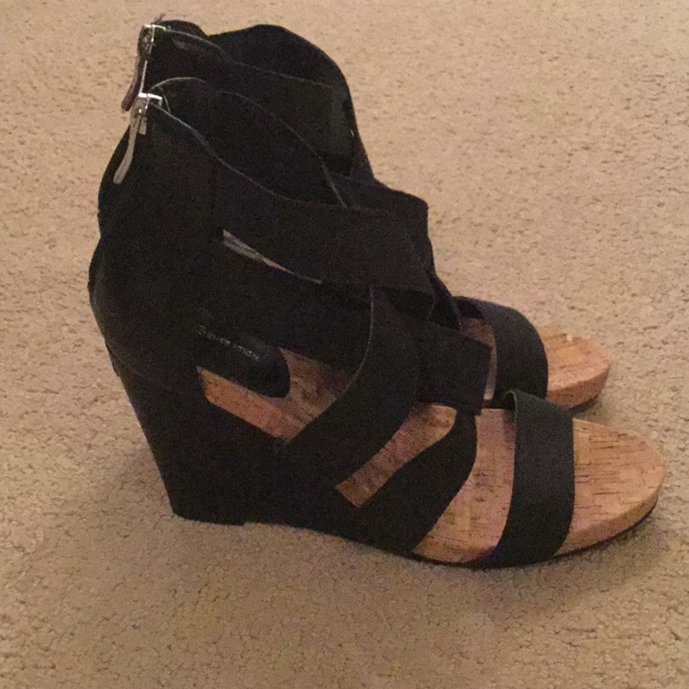 Heels - Picture 2 of 3